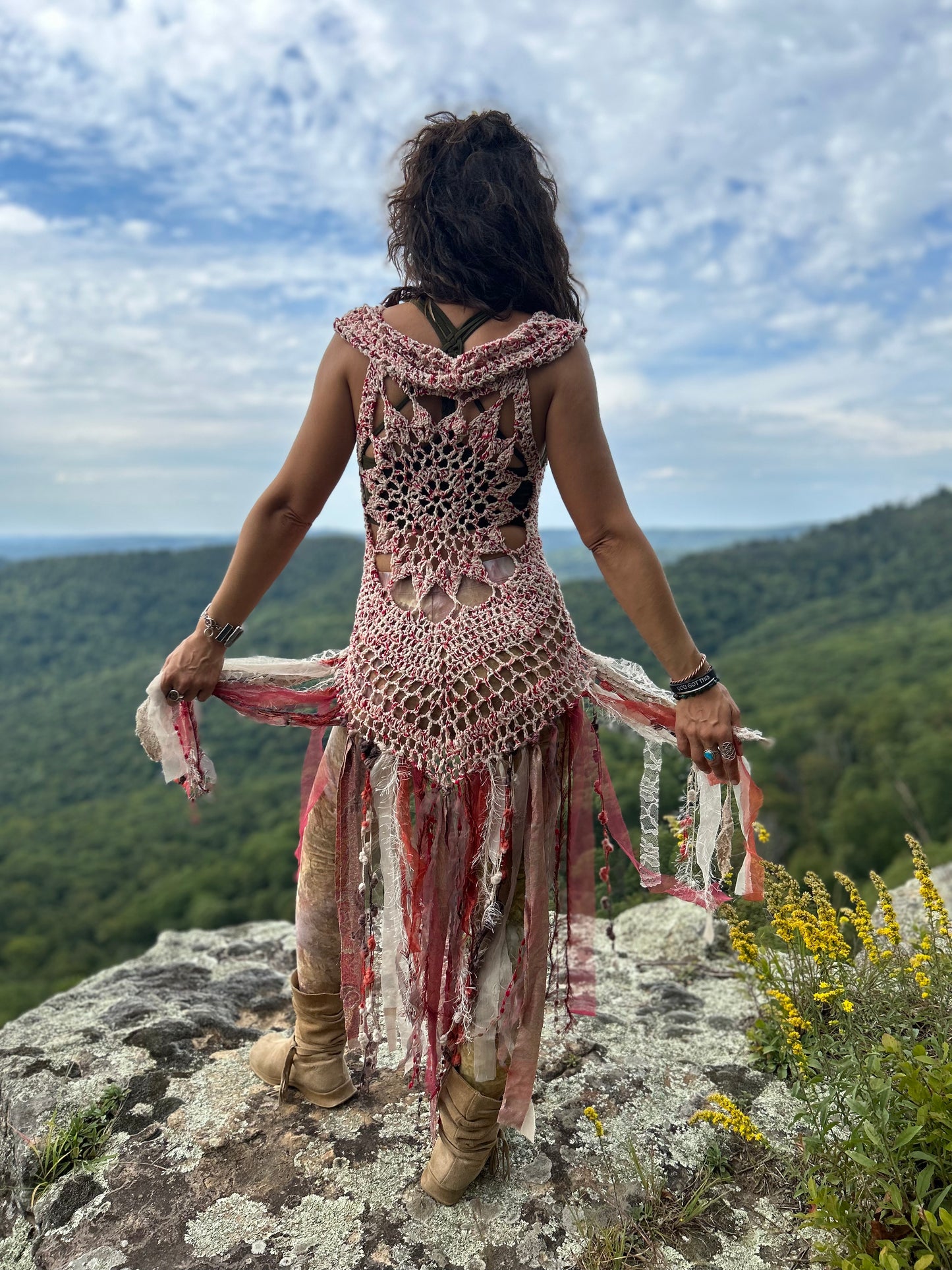 Red/beige Fae vest