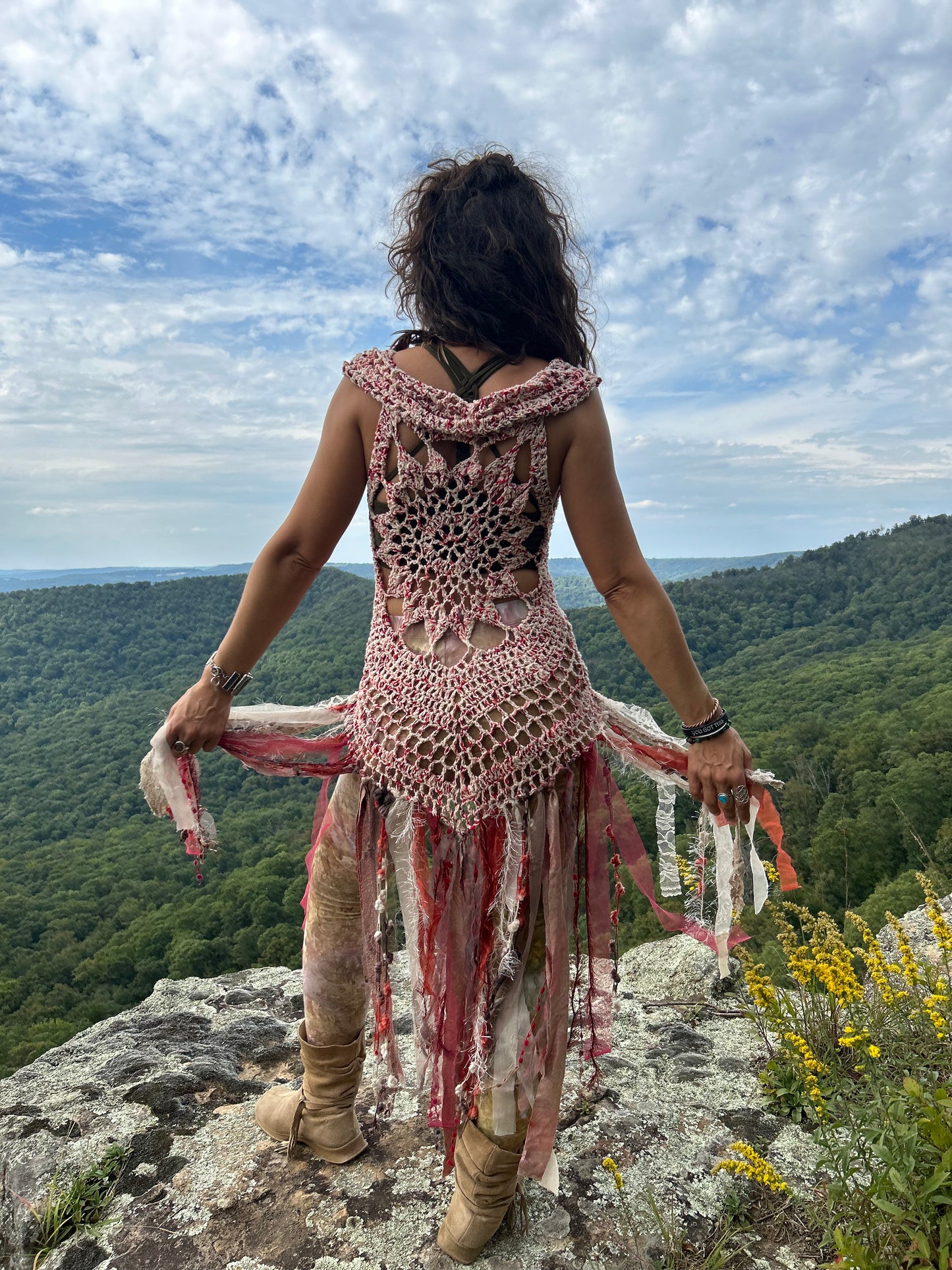 Red/beige Fae vest