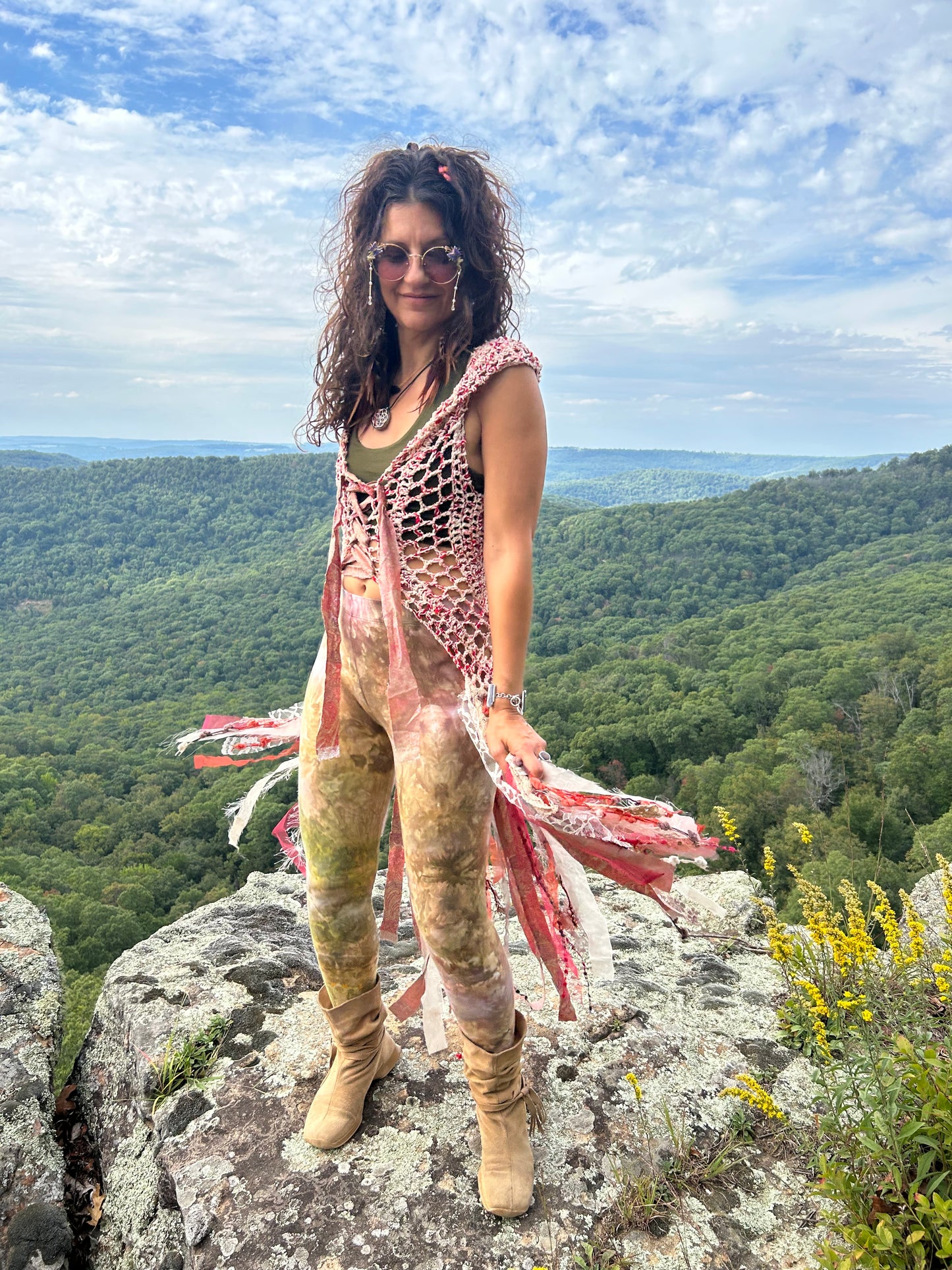 Red/beige Fae vest