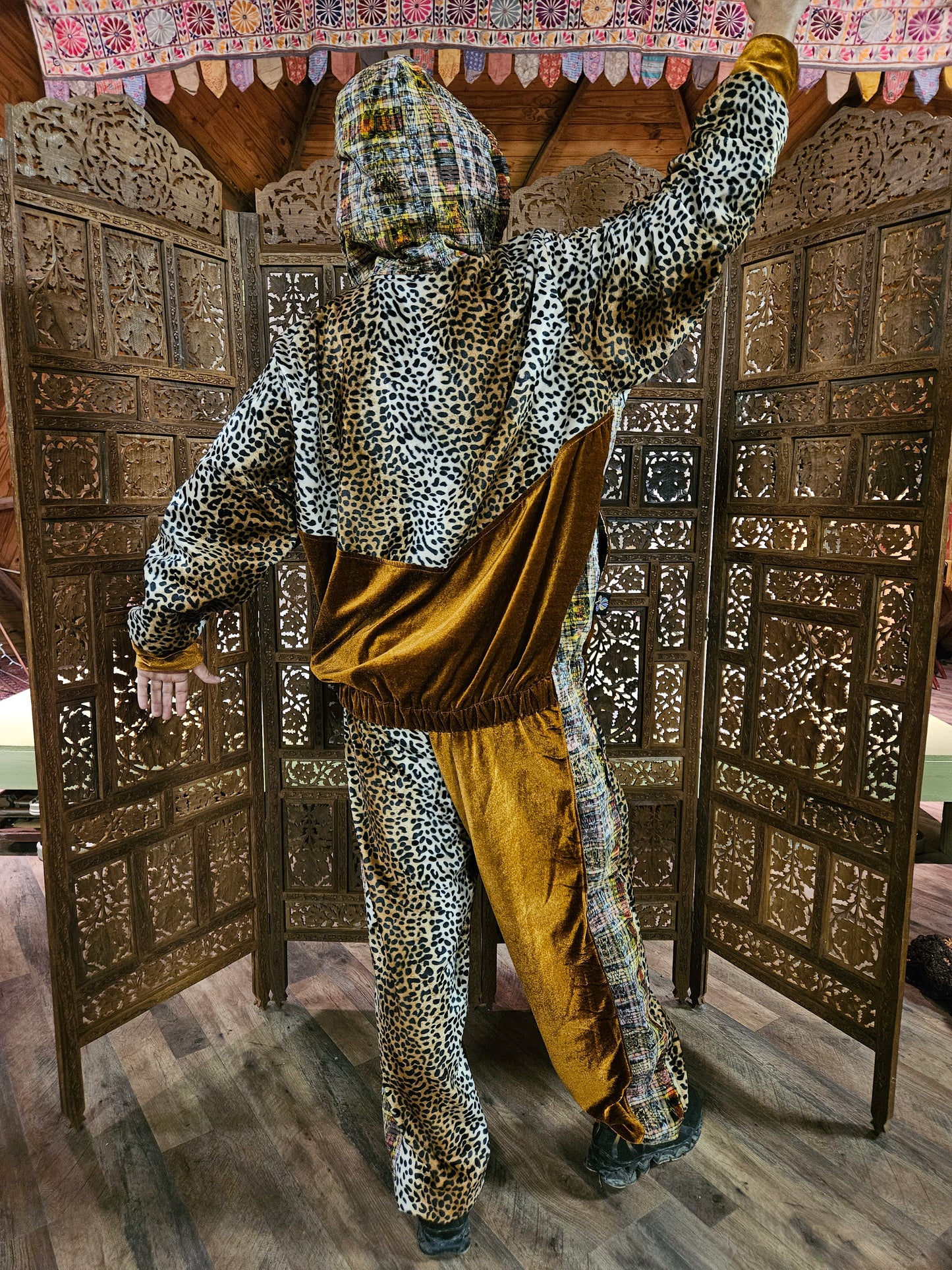 Jogger Fit - Golden Vibes