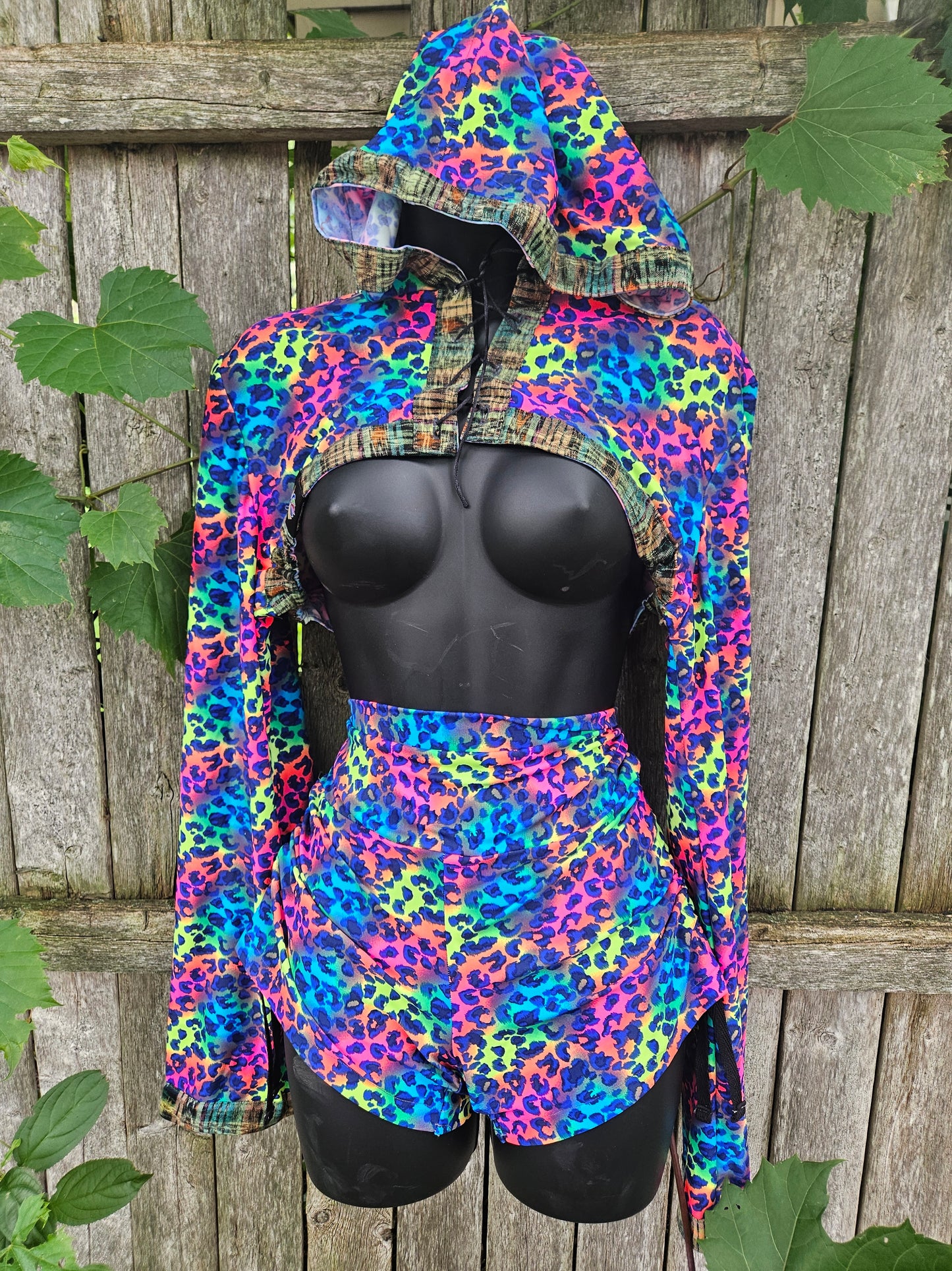 Hooded Shrug & Booty Short fit