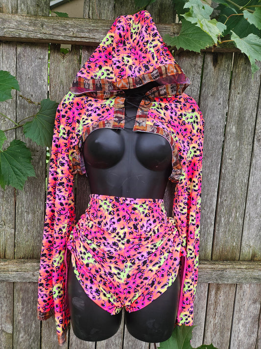 Hooded Shrug & Booty Short fit