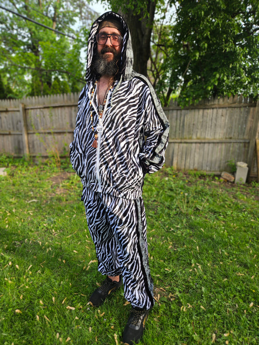 Tracksuit - Safari Guide