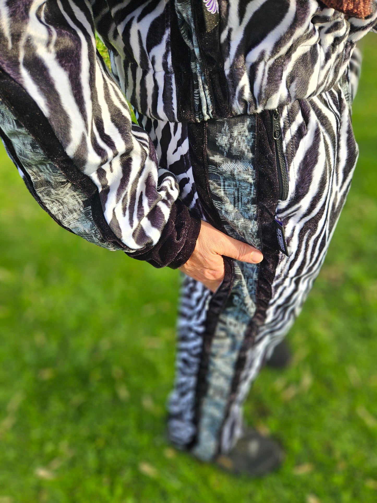 Tracksuit - Safari Guide